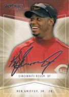 2005 SkyBox Autographics #17 Ken Griffey Jr. 