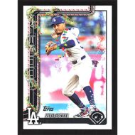 2025 Topps Holiday Short Prints #H52 Mookie Betts Holiday Lights Necklace