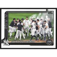 2025 Topps #123 New York Yankees Team Card