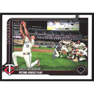 2025 Topps #81 Carlos Correa Team Celebration Checklist