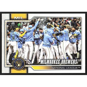 2026 Topps #107 Milwaukee Brewers Team Card