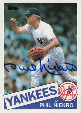 1985 Topps #40 Phil Niekro Autographed